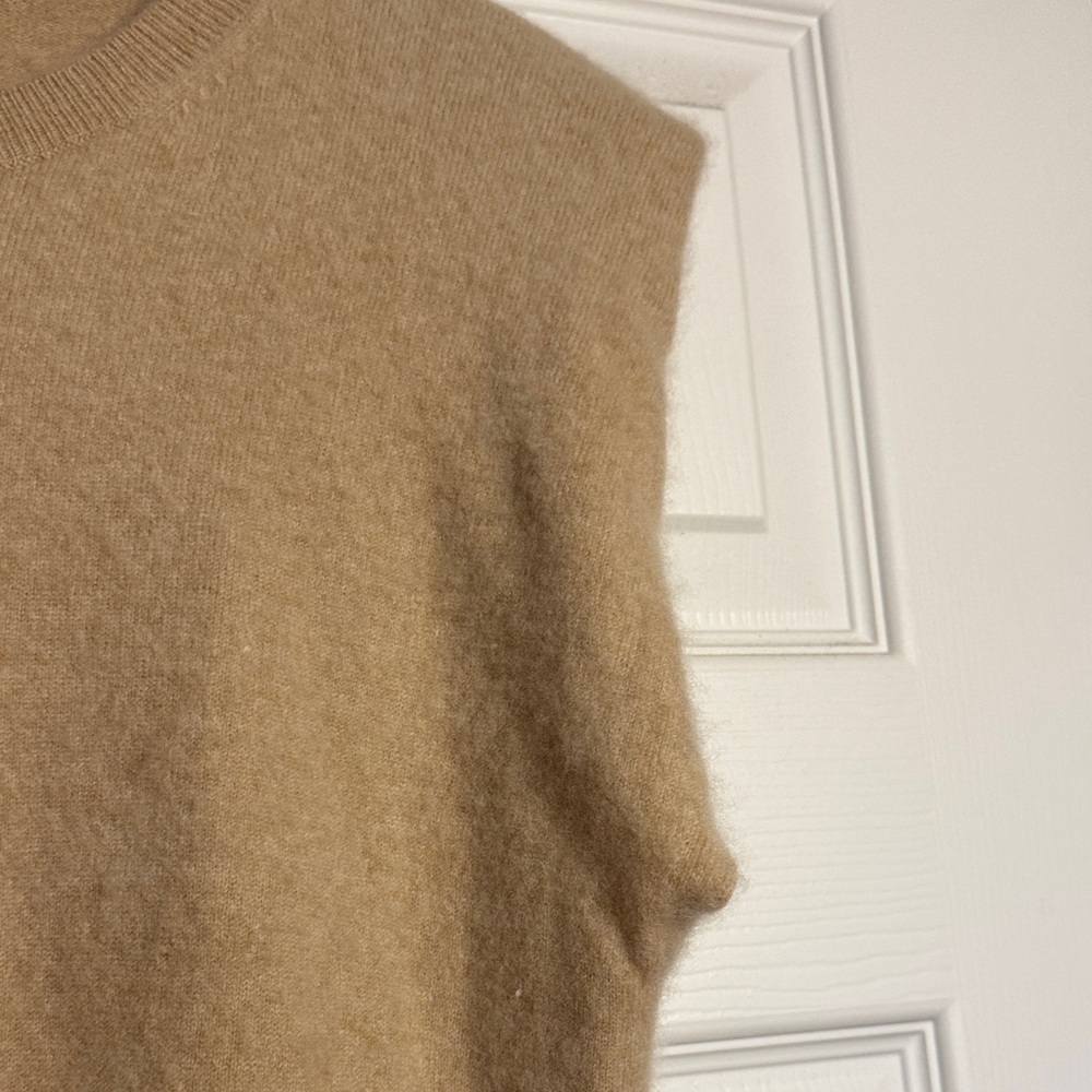 Banana Republic 100% Cashmere Sweater Vest M Beige Padded Shoulders - Picture 4 of 9
